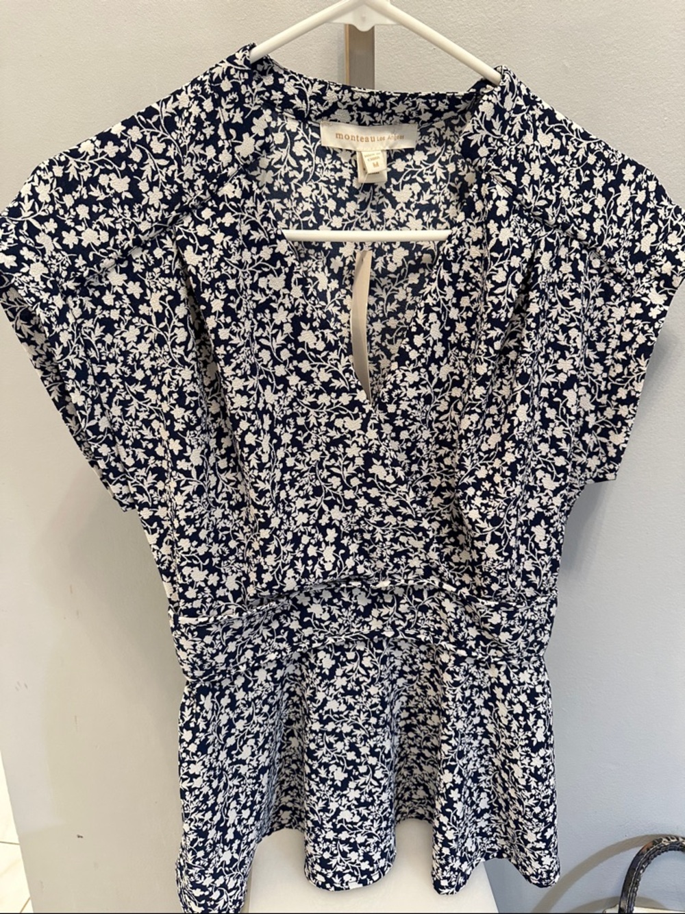 Monteau Navy & White Floral Keyhole Top